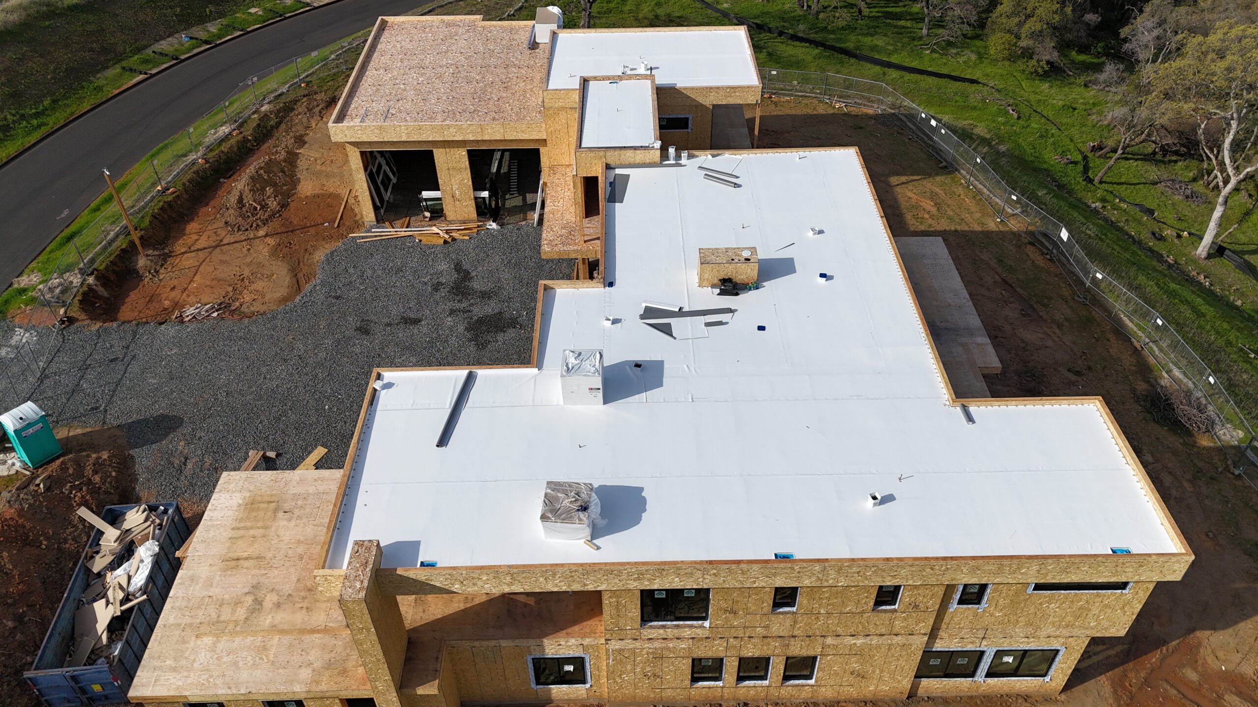 california-flat-roofs-medical-facility-roofing
